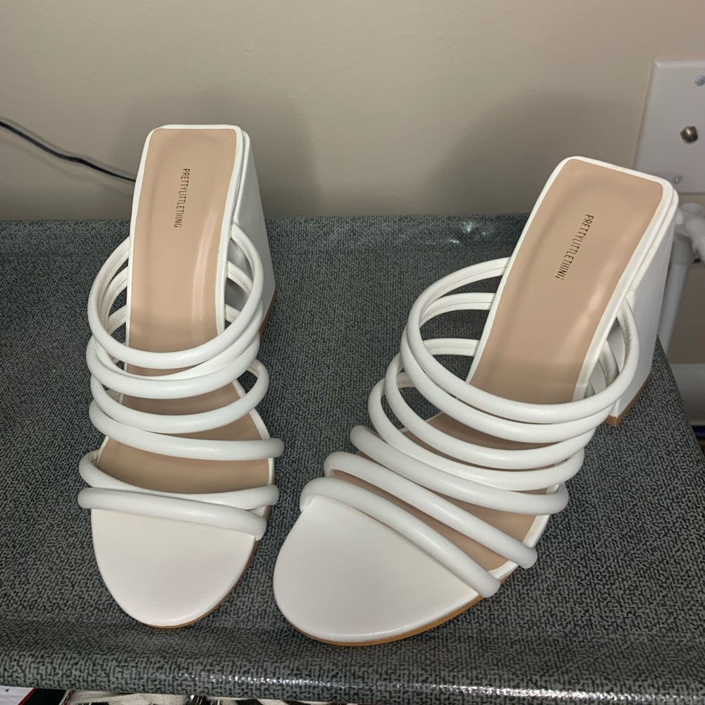 While Strap Mule Heel